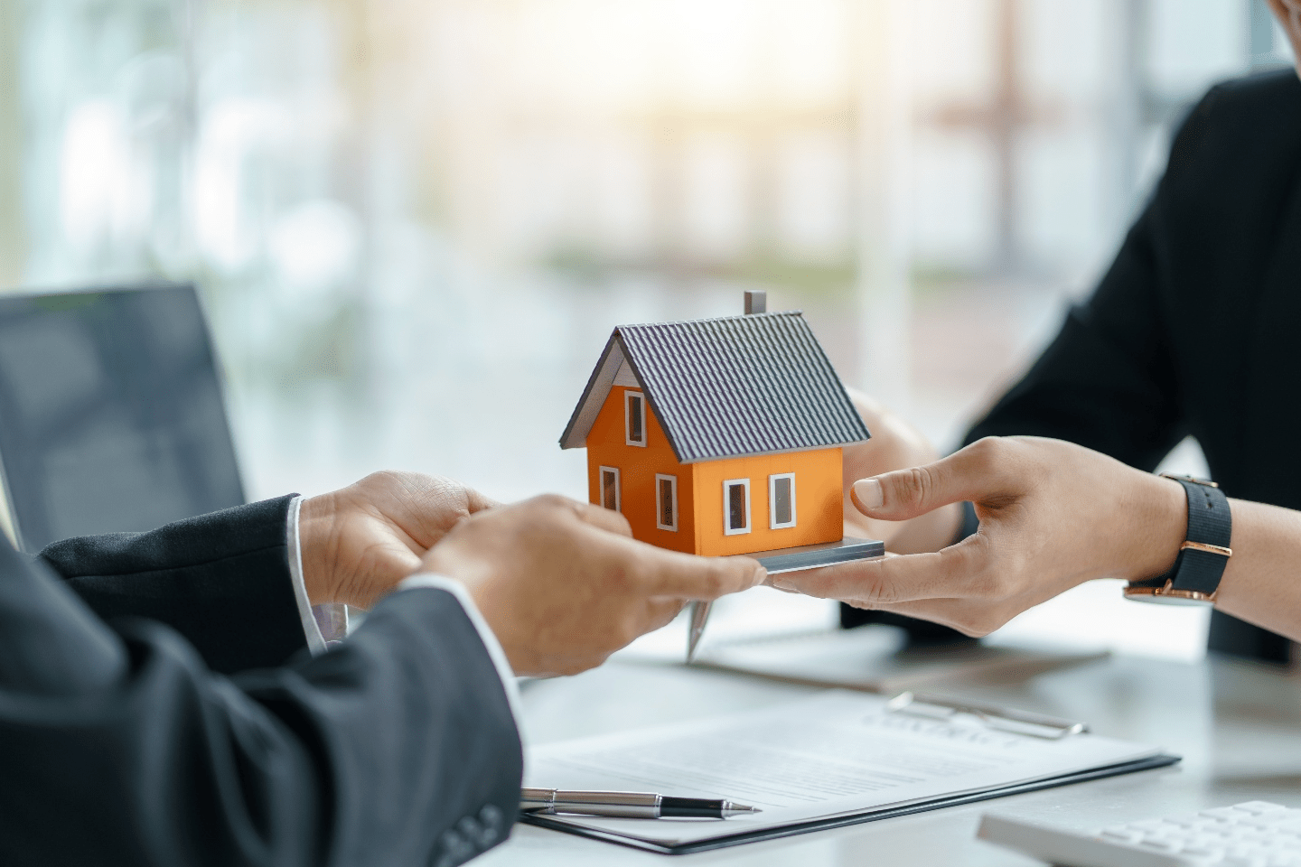 Illustration d’une visite libre à Québec pour préparer la découverte d’une maison à vendre