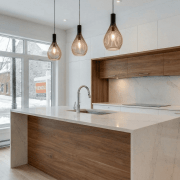 Cuisine moderne rénovée augmentant la valeur de revente d'une maison à Québec.