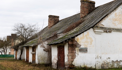 Façade d'une maison ancestrale à vendre avec cachet historique dans la grande région de Québec, représentée par l'équipe Jean-François Morin.