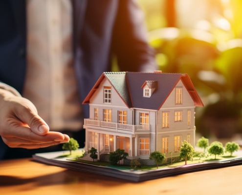 Courtier immobilier présentant une analyse comparative de marché pour l'évaluation d'une maison à Québec