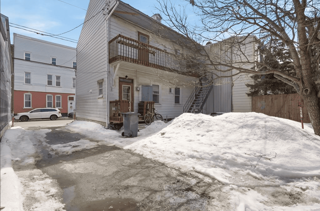 duplex-a-saint-sauveur-quebec