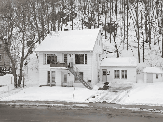 Image duplex avec vue sur le fleuve à Lévis (Desjardins)