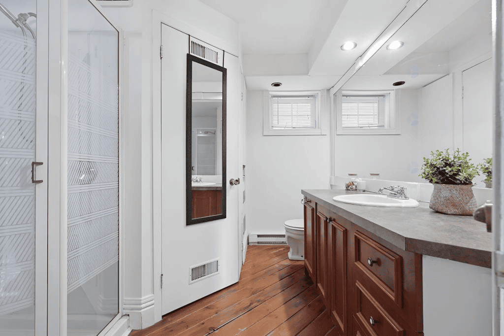 Image duplex avec vue sur le fleuve à Lévis (Desjardins)