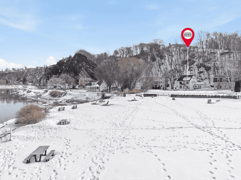 Image duplex avec vue sur le fleuve à Lévis (Desjardins)