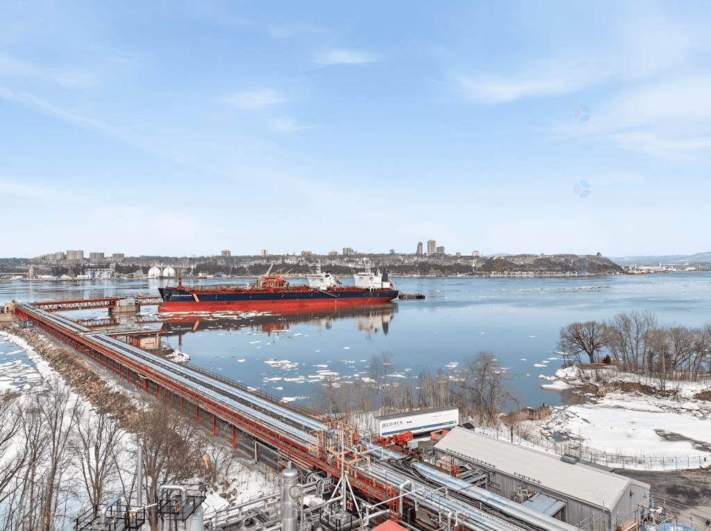 Image duplex avec vue sur le fleuve à Lévis (Desjardins)