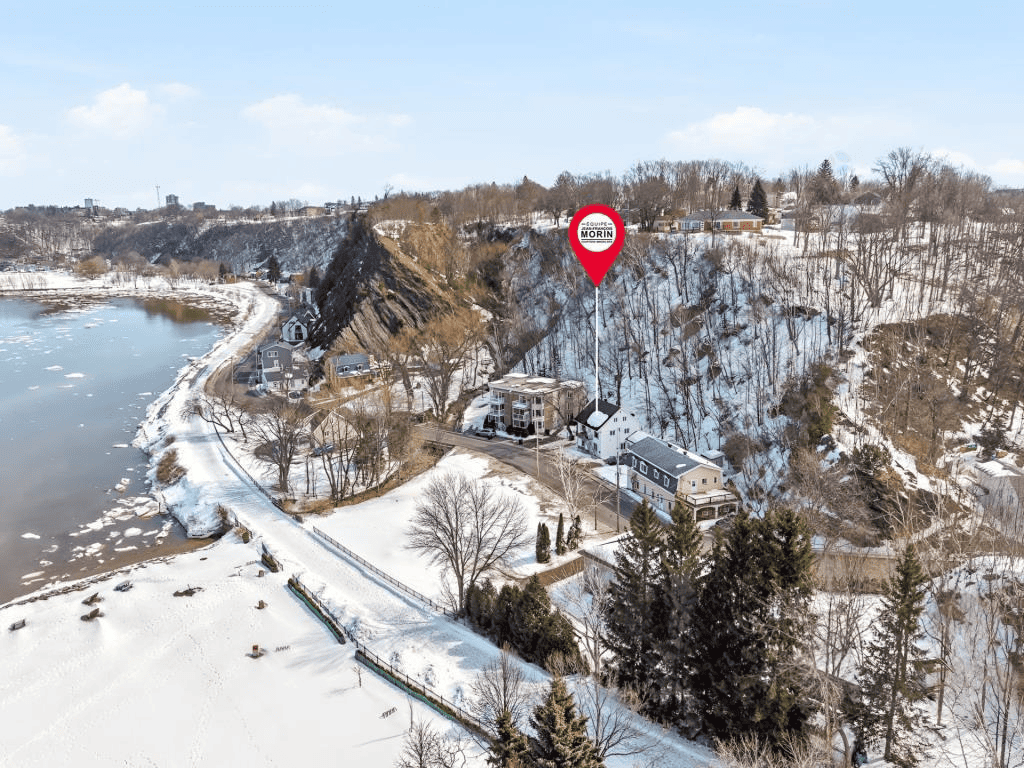 Image duplex avec vue sur le fleuve à Lévis (Desjardins)