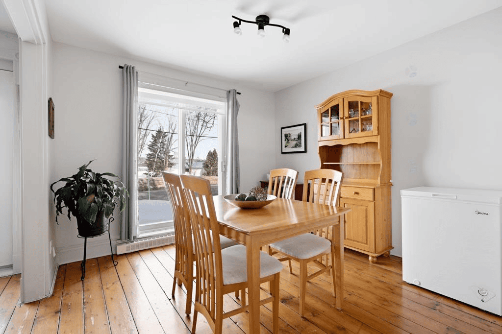 Image duplex avec vue sur le fleuve à Lévis (Desjardins)