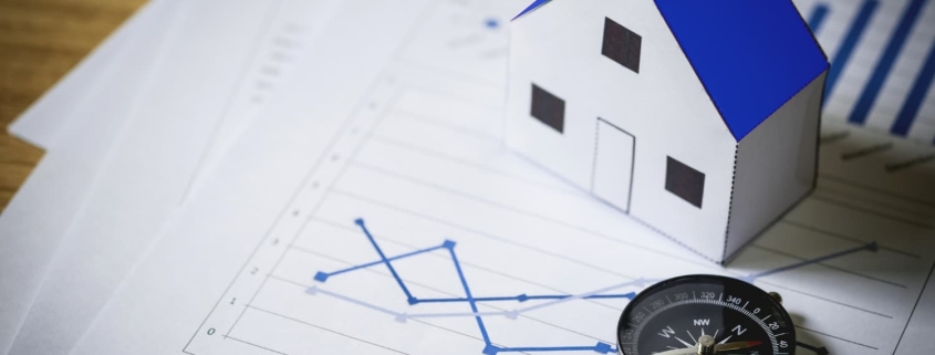 Acheteur signant une promesse d'achat incluant une clause d'inspection préachat au Québec