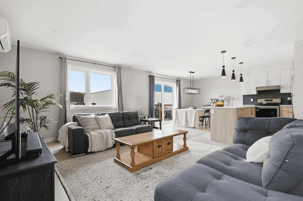 Image de maison bi-générationnelle neuve à Saint-Henri