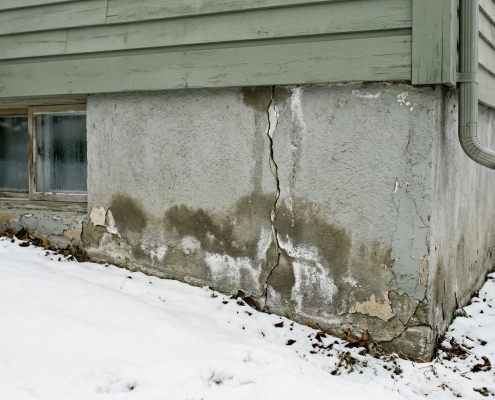 Fissure dans une fondation de maison à Québec — vice caché typique