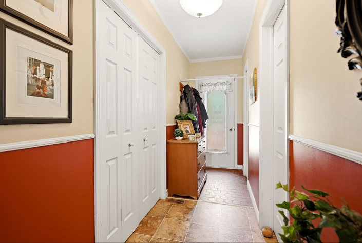 Triplex détaché à vendre à Saint-Sauveur (Québec) : un actif patrimonial rare dans l’un des quartiers les plus dynamiques de la Capitale - equipe Jean-François Morin