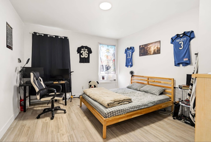 Triplex détaché à vendre à Saint-Sauveur (Québec) : un actif patrimonial rare dans l’un des quartiers les plus dynamiques de la Capitale - equipe Jean-François Morin
