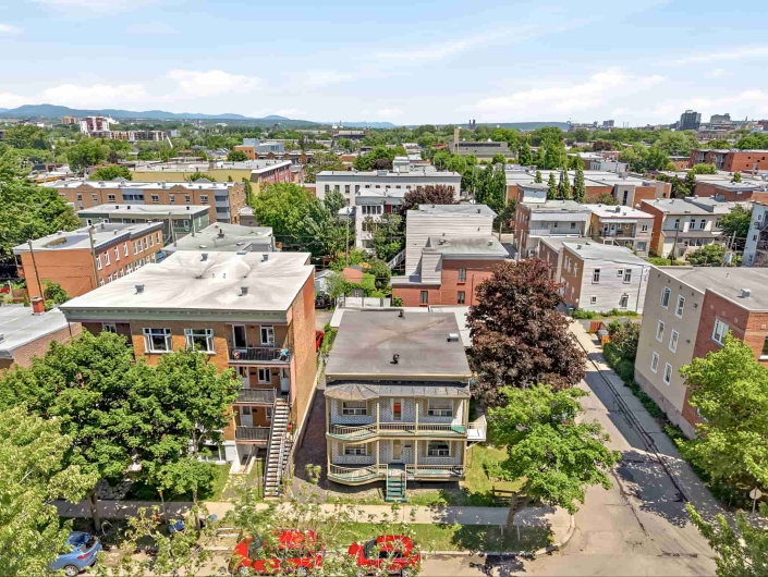 Triplex détaché à vendre à Saint-Sauveur (Québec) : un actif patrimonial rare dans l’un des quartiers les plus dynamiques de la Capitale - equipe Jean-François Morin