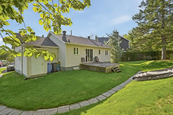Maison à vendre, 604, Avenue du Bois-Joli, Sainte-Marie (1) Plain-pied à vendre à Sainte-Marie : la porte d’entrée de la Beauce