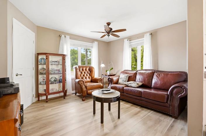 Triplex à vendre à Duberger-Les Saules (Québec) : rendement locatif et potentiel de valorisation au cœur de l’arrondissement Les Rivières - equipe Jean-François Morin