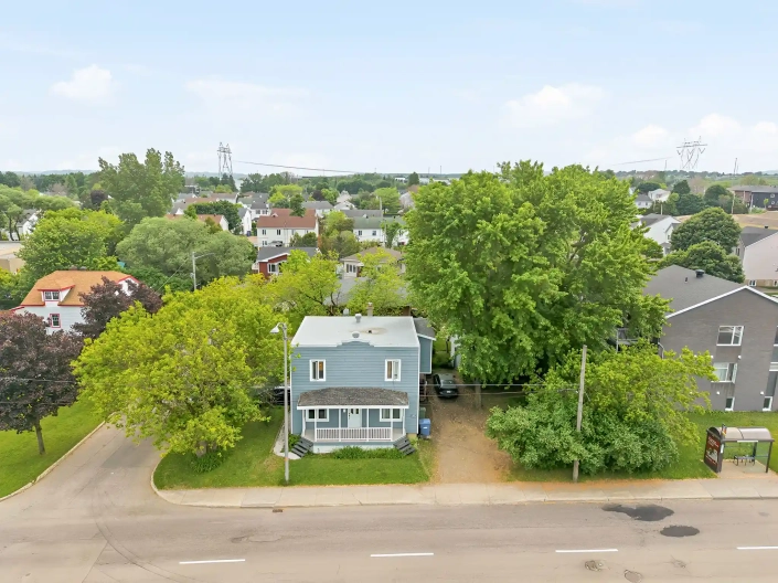 Triplex à vendre à Duberger-Les Saules (Québec) : rendement locatif et potentiel de valorisation au cœur de l’arrondissement Les Rivières - equipe Jean-François Morin
