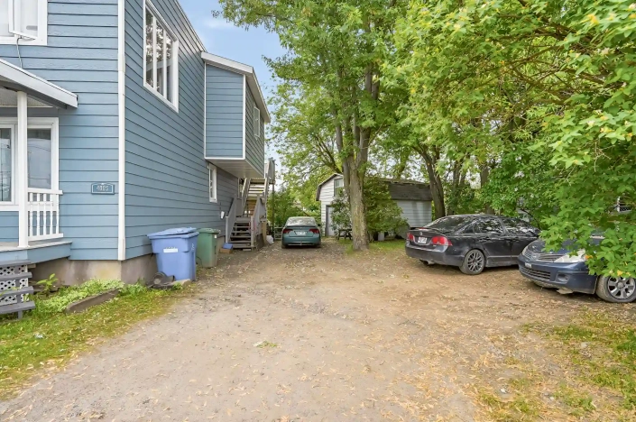 Triplex à vendre à Duberger-Les Saules (Québec) : rendement locatif et potentiel de valorisation au cœur de l’arrondissement Les Rivières - equipe Jean-François Morin