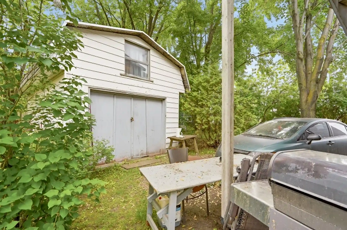 Triplex à vendre à Duberger-Les Saules (Québec) : rendement locatif et potentiel de valorisation au cœur de l’arrondissement Les Rivières - equipe Jean-François Morin